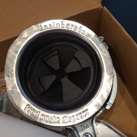 InSinkErator - Quick Lock Mount Installation Kit and Accessories - Picture 6 of 6